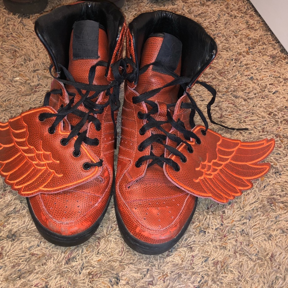 Jeremy Scott 2.0 basketball